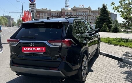 Toyota RAV4, 2019 год, 3 680 000 рублей, 3 фотография