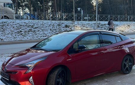 Toyota Prius IV XW50, 2018 год, 2 250 000 рублей, 2 фотография