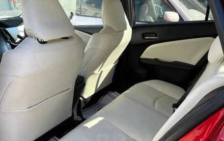 Toyota Prius IV XW50, 2018 год, 2 250 000 рублей, 14 фотография