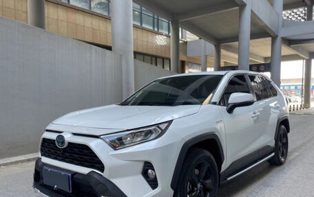 Toyota RAV4, 2021 год, 3 510 000 рублей, 1 фотография