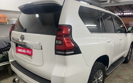 Toyota Land Cruiser Prado 150 рестайлинг 2, 2017 год, 5 950 000 рублей, 7 фотография