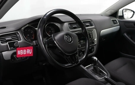 Volkswagen Jetta VI, 2017 год, 1 390 000 рублей, 13 фотография