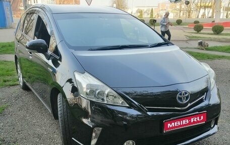 Toyota Prius Alpha I (ZVW40/41), 2012 год, 1 370 000 рублей, 1 фотография