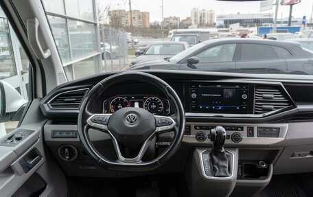 Volkswagen Caravelle T6 рестайлинг, 2020 год, 5 355 000 рублей, 23 фотография