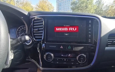 Mitsubishi Outlander III рестайлинг 3, 2020 год, 2 239 000 рублей, 13 фотография