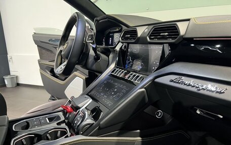 Lamborghini Urus I, 2021 год, 37 000 000 рублей, 15 фотография