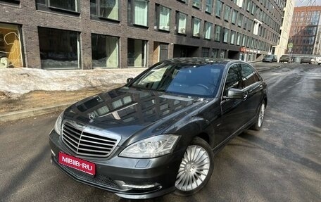 Mercedes-Benz S-Класс, 2012 год, 2 700 000 рублей, 1 фотография