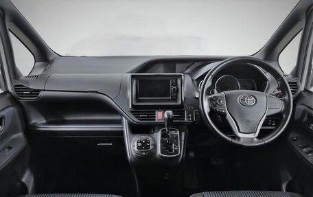 Toyota Noah III, 2014 год, 1 894 000 рублей, 5 фотография