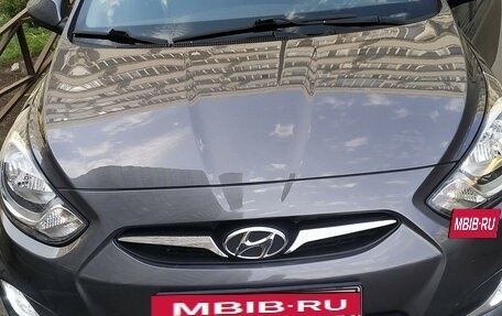 Hyundai Solaris II рестайлинг, 2012 год, 900 000 рублей, 2 фотография
