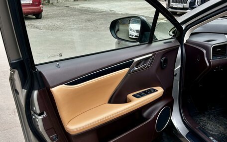 Lexus RX IV рестайлинг, 2016 год, 4 550 000 рублей, 9 фотография