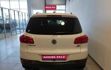 Volkswagen Tiguan I, 2015 год, 1 464 000 рублей, 6 фотография