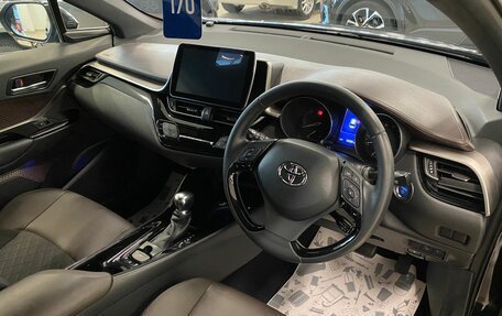 Toyota C-HR I рестайлинг, 2017 год, 2 599 999 рублей, 9 фотография