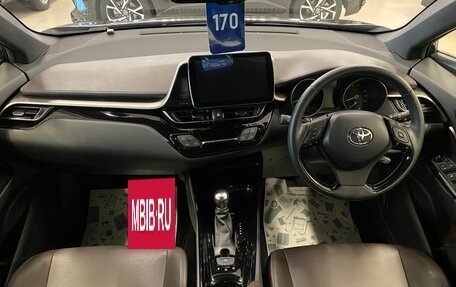 Toyota C-HR I рестайлинг, 2017 год, 2 599 999 рублей, 14 фотография