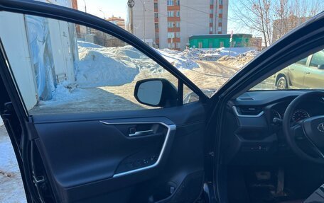 Toyota RAV4, 2019 год, 3 150 000 рублей, 6 фотография