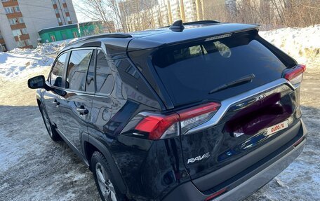 Toyota RAV4, 2019 год, 3 150 000 рублей, 9 фотография