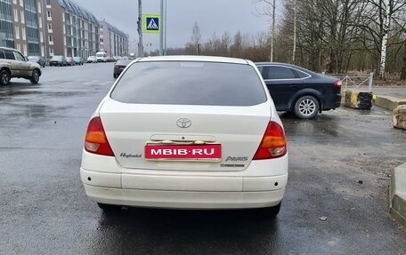 Toyota Prius IV XW50, 1999 год, 360 000 рублей, 1 фотография