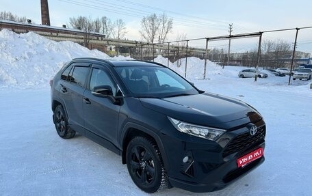 Toyota RAV4, 2020 год, 3 990 000 рублей, 1 фотография
