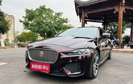 Jaguar XE I рестайлинг, 2020 год, 3 240 000 рублей, 3 фотография