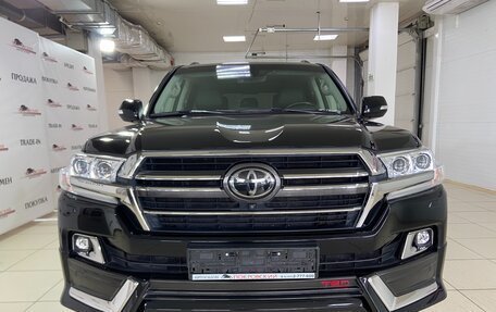 Toyota Land Cruiser 200, 2019 год, 8 800 000 рублей, 4 фотография