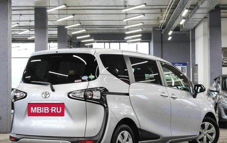 Toyota Sienta II, 2018 год, 1 699 000 рублей, 6 фотография