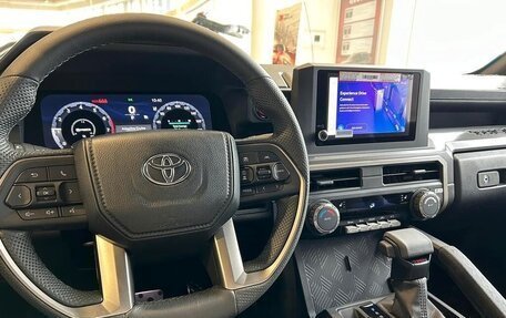 Toyota Tacoma, 2024 год, 8 000 000 рублей, 2 фотография