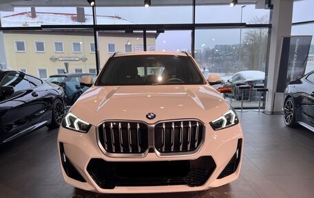 BMW X1, 2023 год, 5 600 000 рублей, 1 фотография