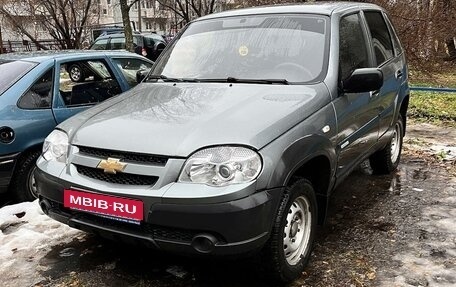 Chevrolet Niva I рестайлинг, 2012 год, 590 000 рублей, 2 фотография
