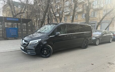 Mercedes-Benz V-Класс, 2021 год, 15 500 000 рублей, 1 фотография