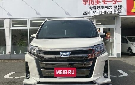Toyota Noah III, 2019 год, 1 800 022 рублей, 2 фотография