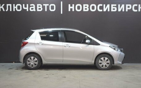 Toyota Vitz, 2016 год, 870 999 рублей, 4 фотография