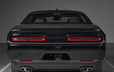 Dodge Challenger III рестайлинг 2, 2023 год, 9 990 000 рублей, 6 фотография