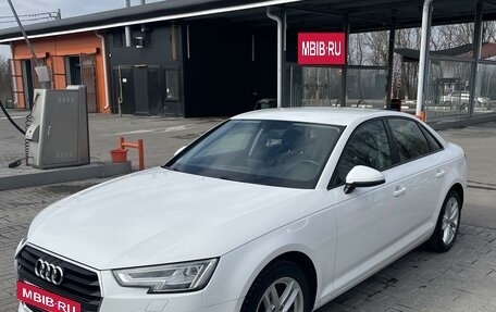 Audi A4, 2018 год, 2 600 000 рублей, 4 фотография