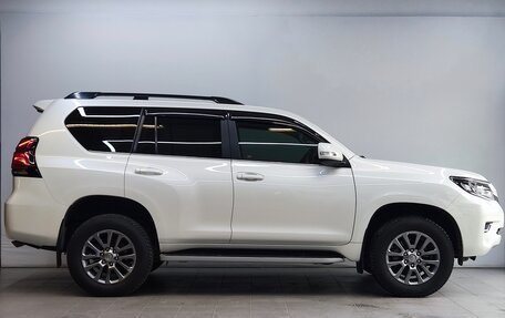 Toyota Land Cruiser Prado 150 рестайлинг 2, 2018 год, 6 400 000 рублей, 4 фотография