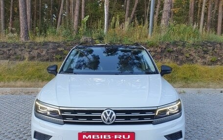 Volkswagen Tiguan II, 2019 год, 2 299 999 рублей, 2 фотография