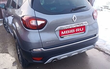 Renault Kaptur I рестайлинг, 2017 год, 1 370 000 рублей, 2 фотография