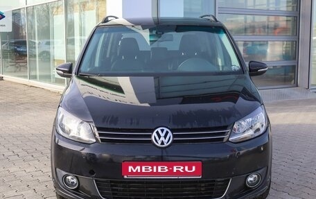 Volkswagen Touran III, 2012 год, 989 900 рублей, 2 фотография