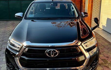 Toyota Hilux VIII, 2020 год, 4 150 000 рублей, 2 фотография
