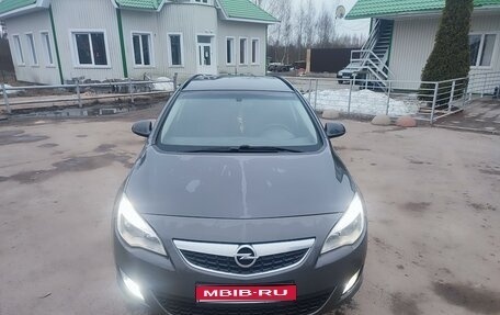 Opel Astra J, 2012 год, 799 999 рублей, 1 фотография