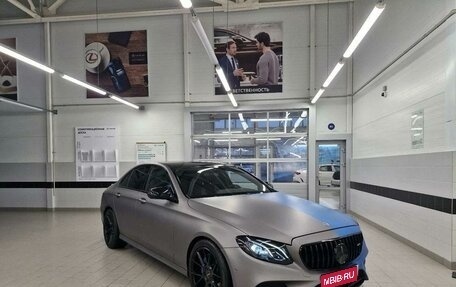 Mercedes-Benz E-Класс, 2018 год, 3 350 000 рублей, 1 фотография