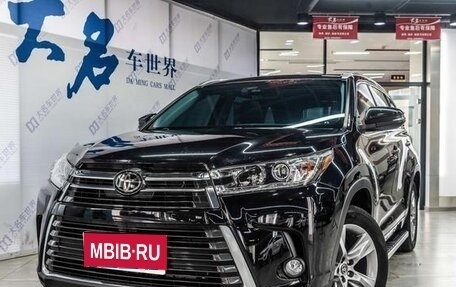 Toyota Highlander III, 2021 год, 4 200 000 рублей, 1 фотография