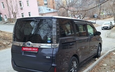Toyota Voxy III, 2015 год, 1 660 000 рублей, 1 фотография