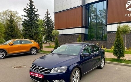 Volkswagen Passat B7, 2011 год, 899 000 рублей, 2 фотография