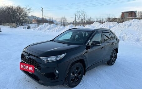 Toyota RAV4, 2020 год, 3 990 000 рублей, 2 фотография