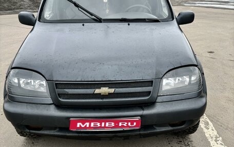 Chevrolet Niva I рестайлинг, 2003 год, 285 000 рублей, 1 фотография
