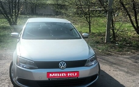 Volkswagen Jetta VI, 2011 год, 1 100 000 рублей, 2 фотография