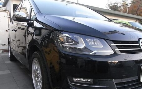 Volkswagen Sharan II, 2013 год, 945 000 рублей, 3 фотография