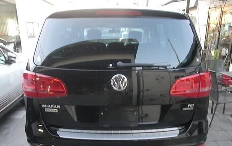 Volkswagen Sharan II, 2013 год, 945 000 рублей, 6 фотография
