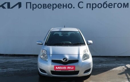 Toyota Vitz, 2010 год, 727 000 рублей, 3 фотография