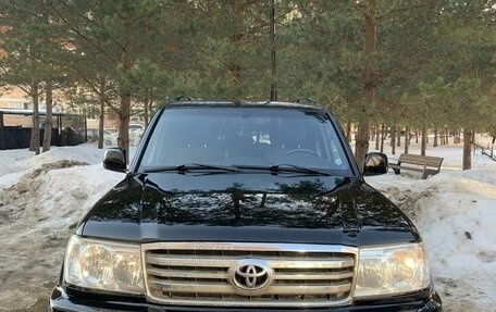 Toyota Land Cruiser 100 рестайлинг 2, 2006 год, 2 550 000 рублей, 2 фотография