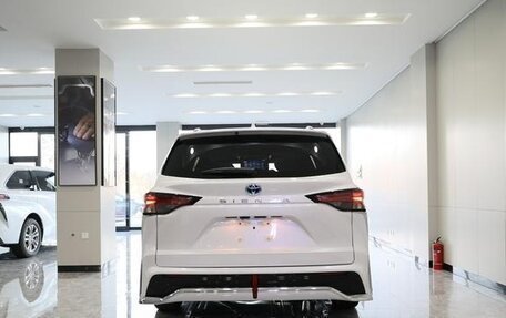 Toyota Sienna, 2024 год, 7 569 000 рублей, 5 фотография